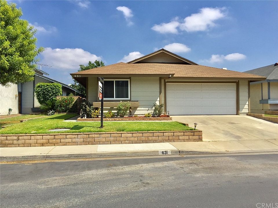 1st image of 631 E Banyan St