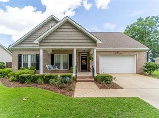 102 Shirah Dr, Headland, AL 36345