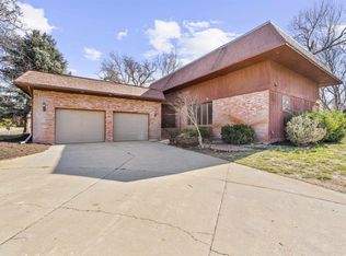 530 N Washington St, Lindsborg, KS 67456