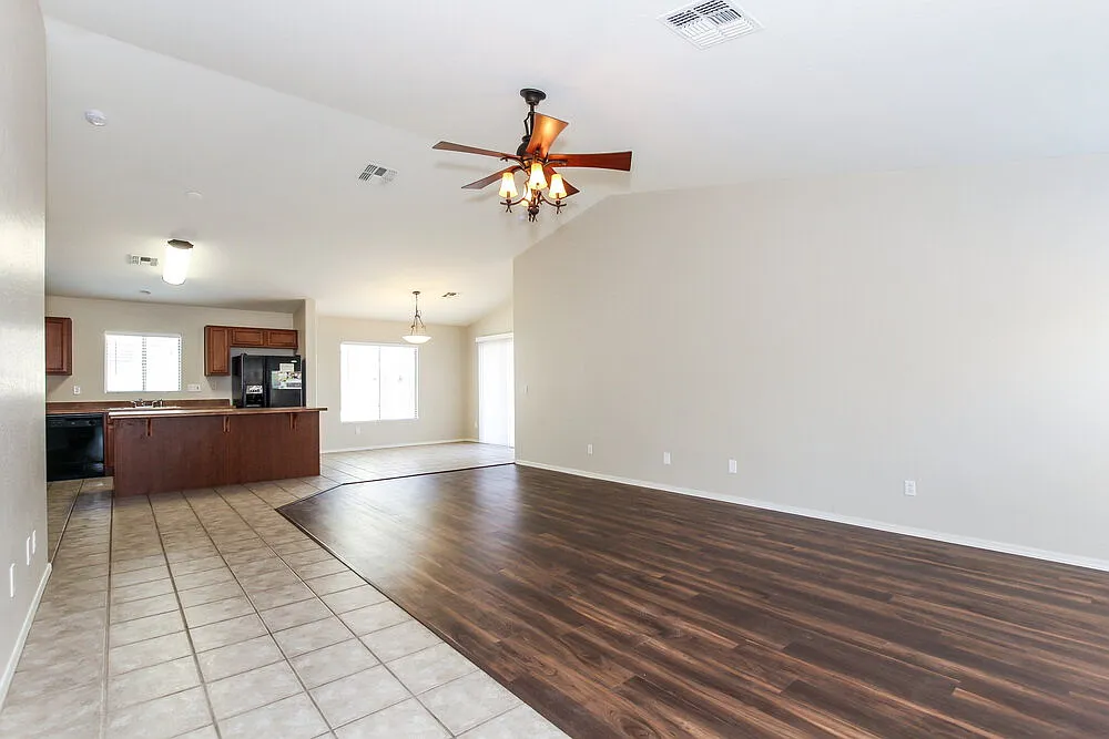 4 bed, 2.0 bath, 1615 sqft, $2,030 — Photo 4