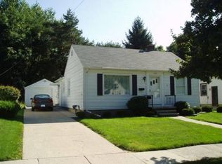 1515 Victor Ave, Lansing, MI 48910