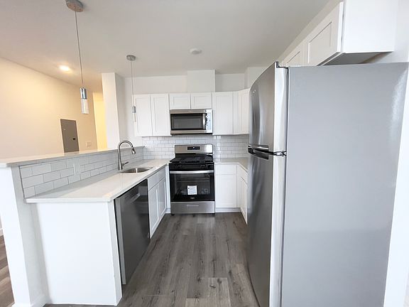 3rd image of 242 E Girard Ave #F