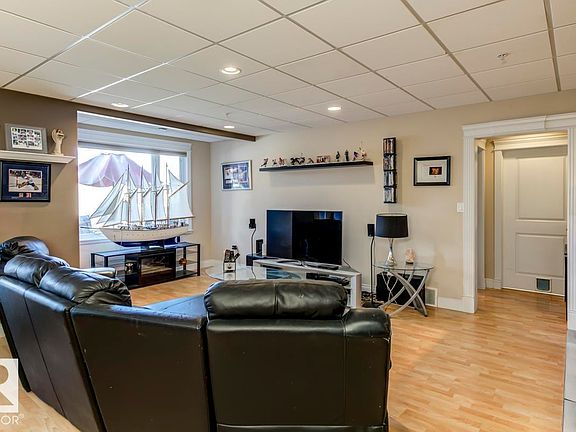 3rd image of 53217 Range Rd #263-56