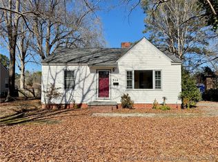 514 W Edinborough Ave, Raeford, NC 28376