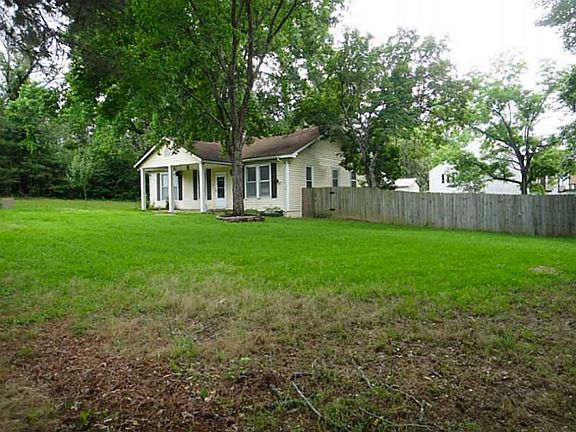 3rd image of 3605 Old Mooringsport Rd