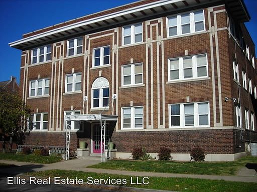 1st image of 720 W 37th St