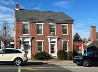 8 E King St, Abbottstown, PA 17301