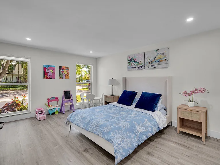 10108 SW 53rd Ct — Photo 17