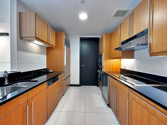 4th image of 1425 Brickell Ave APT 66A