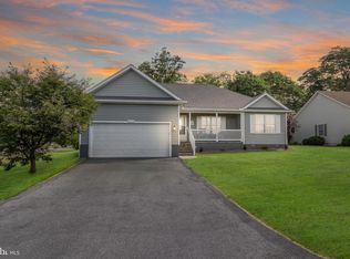 414 Summit Dr, Seaford, DE 19973