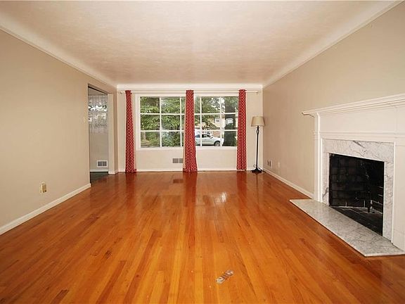 4th image of 585 Miranda Dr