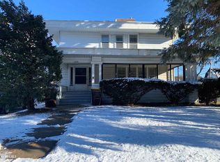 1257 S Carroll Ave, Freeport, IL 61032