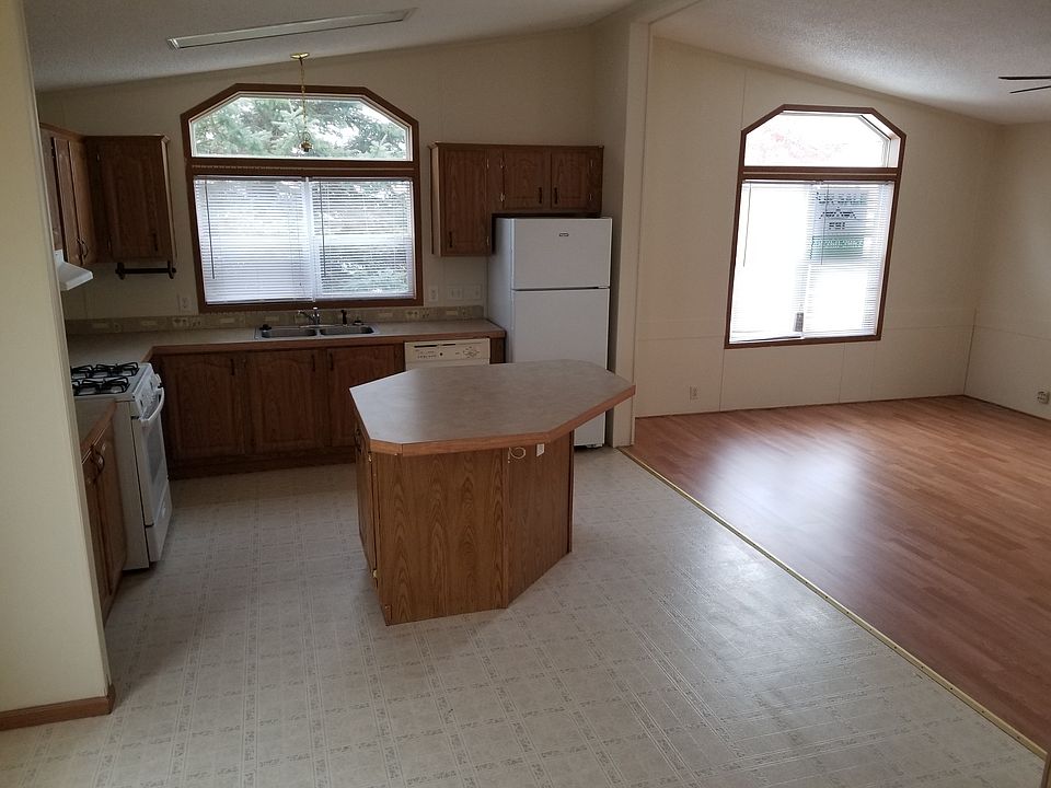 1st image of 16172 Derby Cir