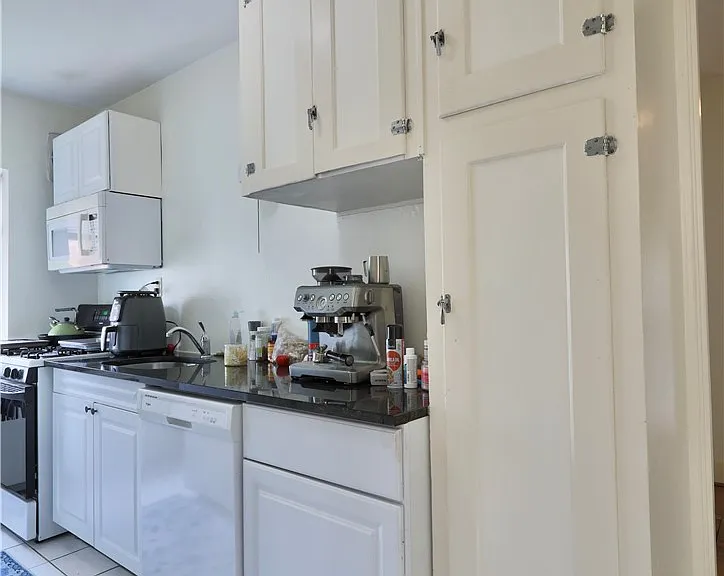 50 Academy Ave #D1 — Photo 18