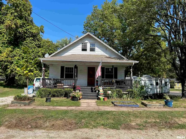 516 E Locust St, Salem, IL 62881