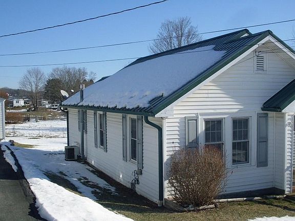 2nd image of 107 2nd Ave