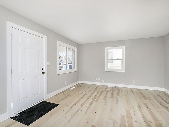 3rd image of 2243 Harlan St