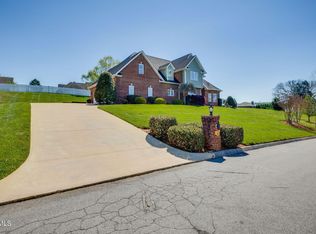408 Arrowhead Dr, Kingsport, TN 37664