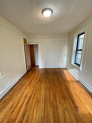 5th image of 307 Sterling St APT B5