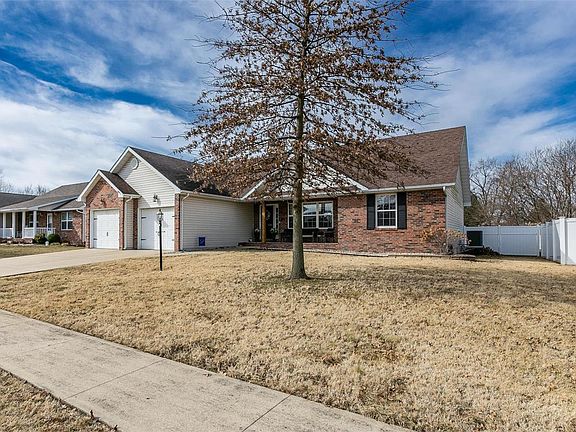3rd image of 4713 Danielle Ct