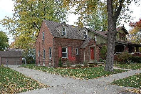 1st image of 631 Saratoga W