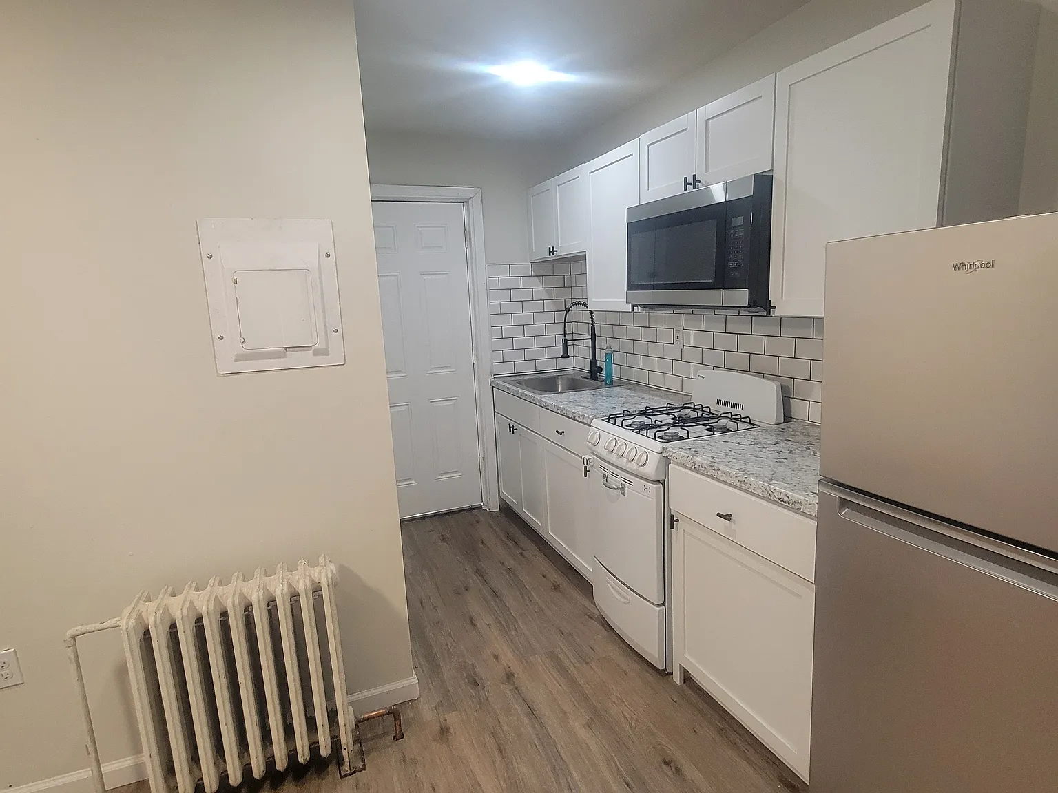 1 bed, $1,200 — Photo 4