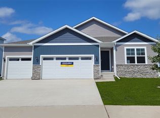 1037 25th St SE, Altoona, IA 50009