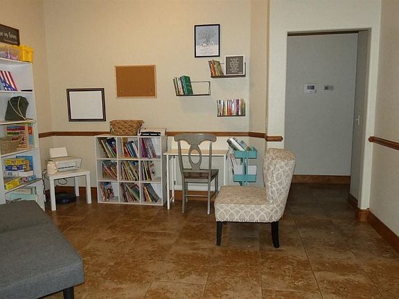 4th image of 1512 NE Stonehouse Dr