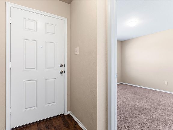 5th image of 2100 Meadow Park Dr