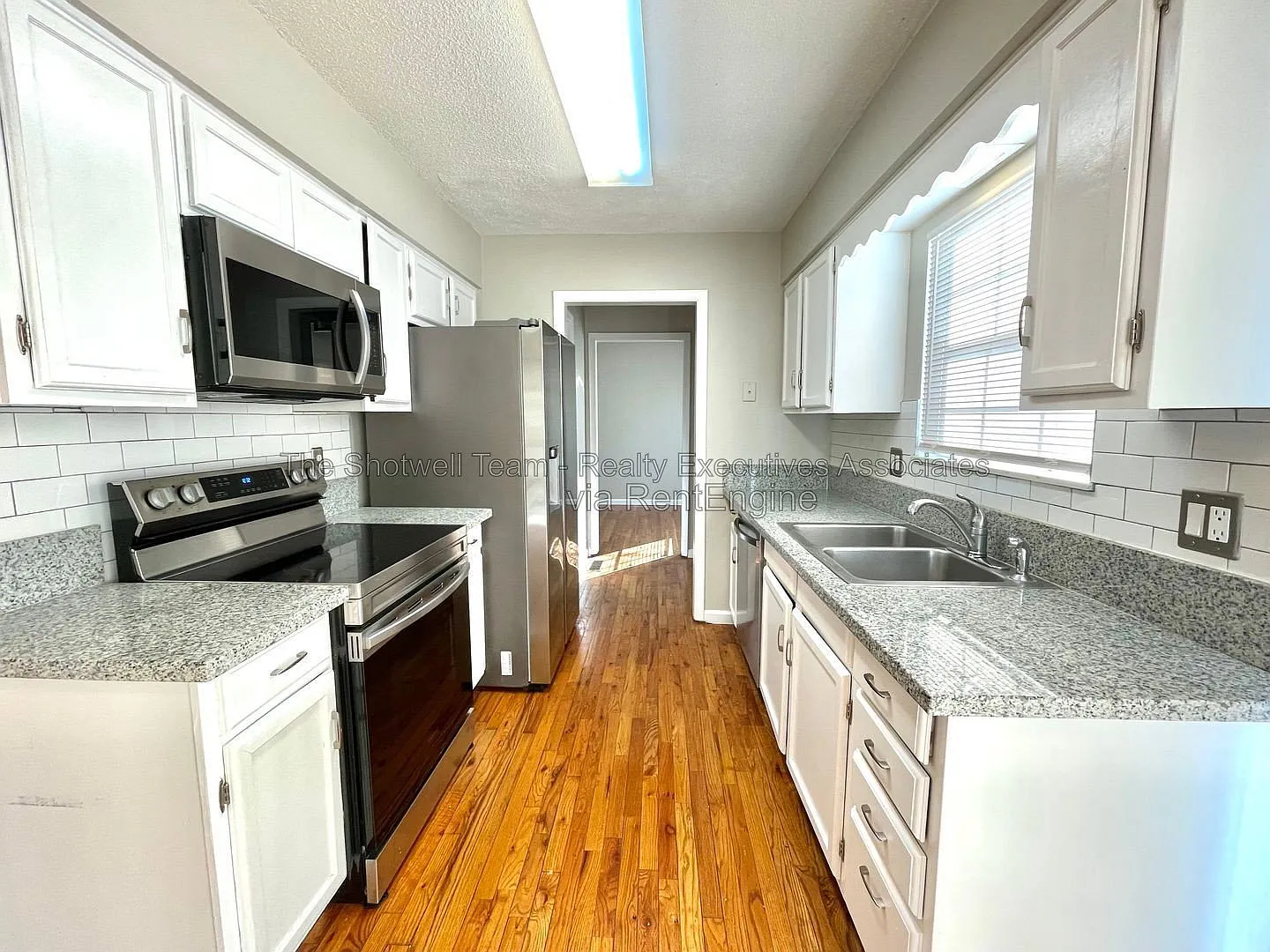 3 bed, 2.5 bath, 1536 sqft, $2,400 — Photo 4