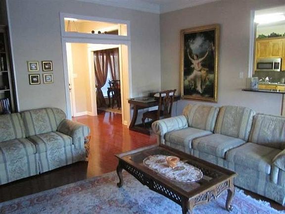 5th image of 2802 Landon Ln