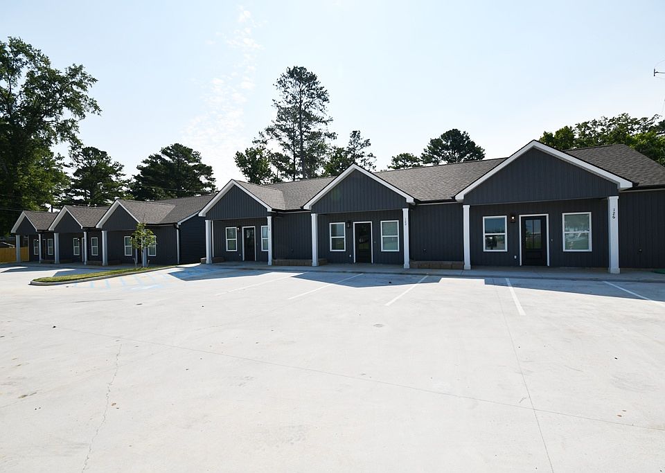 1st image of 916 Airport Rd #122