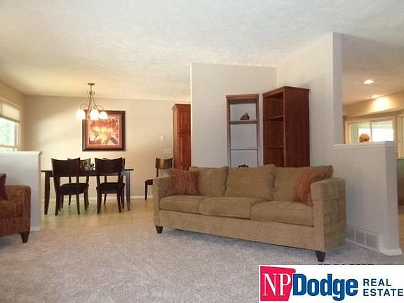 5th image of 214 Douglas Dr