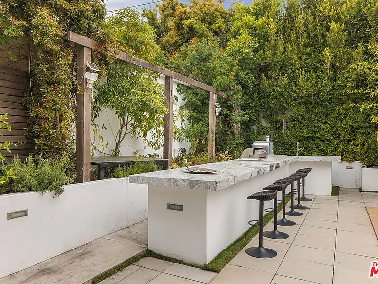 12443 W Sunset Blvd — Photo 31