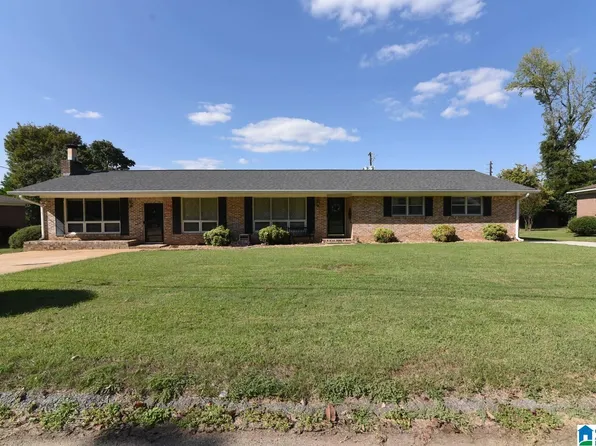 104 Ivanhoe Ln, Rainbow City, AL 35906