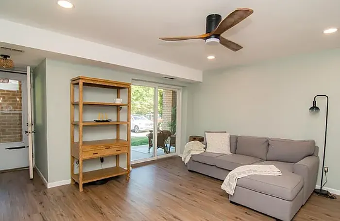2705 Rolling Green Dr — Photo 3