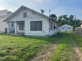 334 E Main St, Yorktown, TX 78164