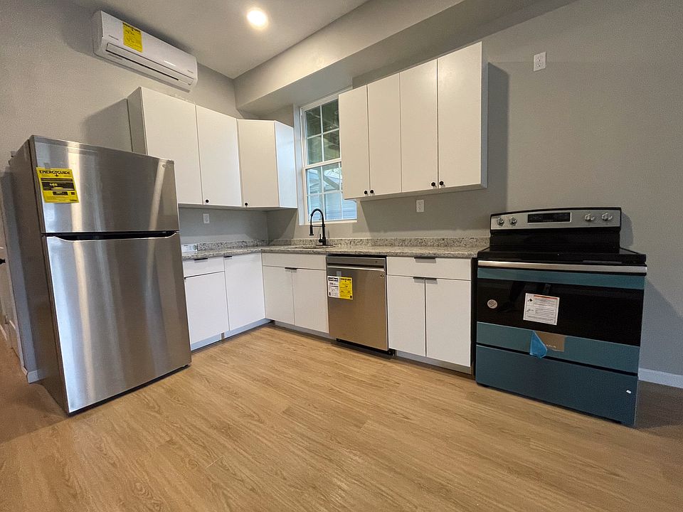 1st image of 15094 Point Lookout Rd #2