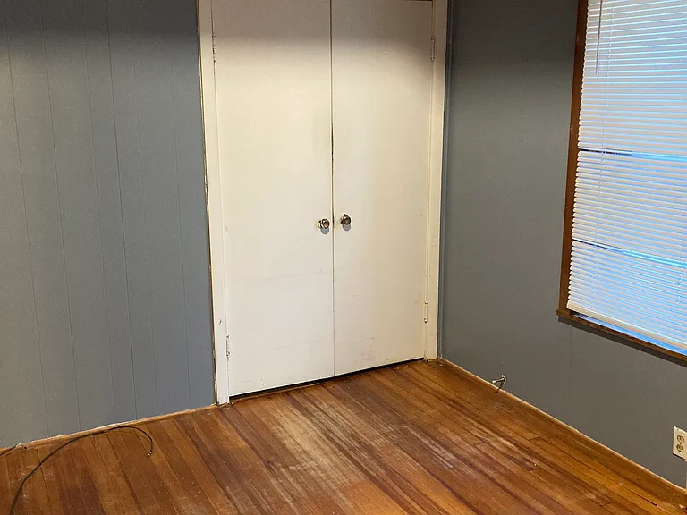 1321 Poplar St — Photo 8