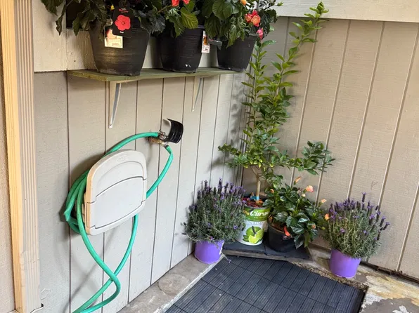 2890 Redwood Pkwy, Vallejo, CA
