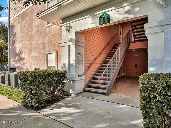 3rd image of 4991 Key Lime Dr #1-305