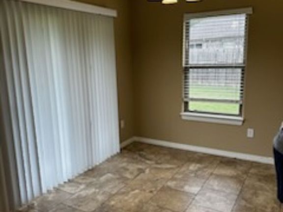 4th image of 3010 W Millstone Dr
