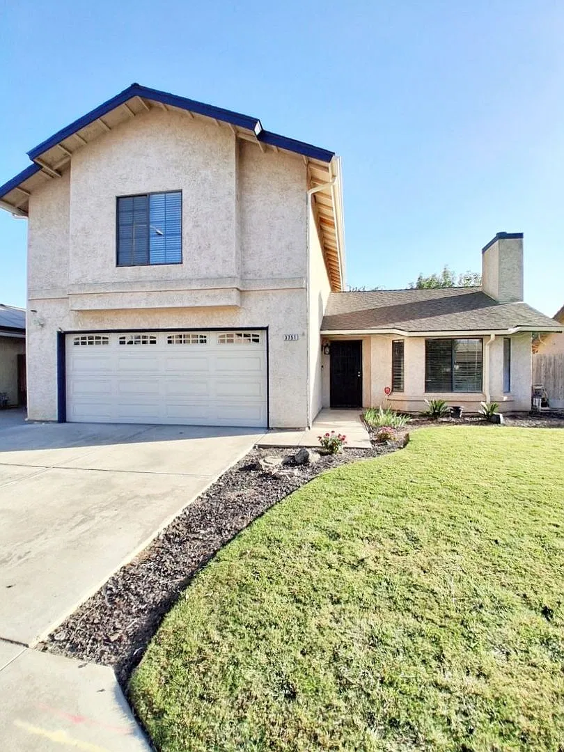 Move-in Special: Half Off the 1st Month's Rent! Bright 3-Bedroom Fresno Home with Spacious Backyard — Photo 2