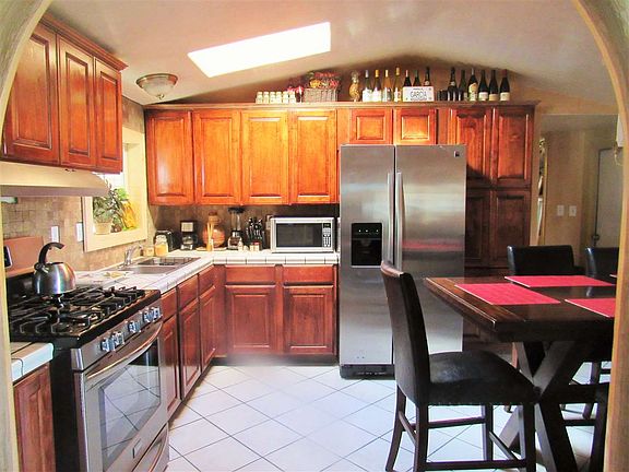 4th image of 2960 Lois Ln