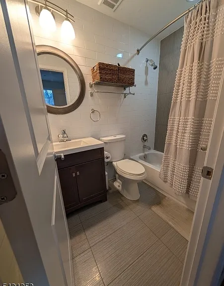 104 Broughton Ave #1B — Photo 19