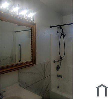 2nd image of 5714 S Manhattan Pl