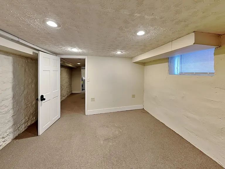 1633 Summit St #1635 — Photo 4