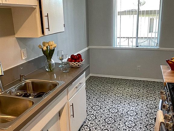 4th image of 1512 Corinth Ave APT 6