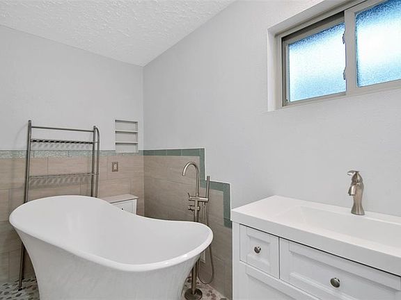 3rd image of 2914 Marlin Ct