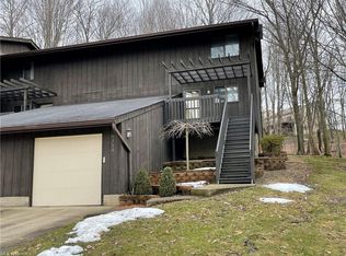9353 Sherman Ln #320, North Royalton, OH 44133